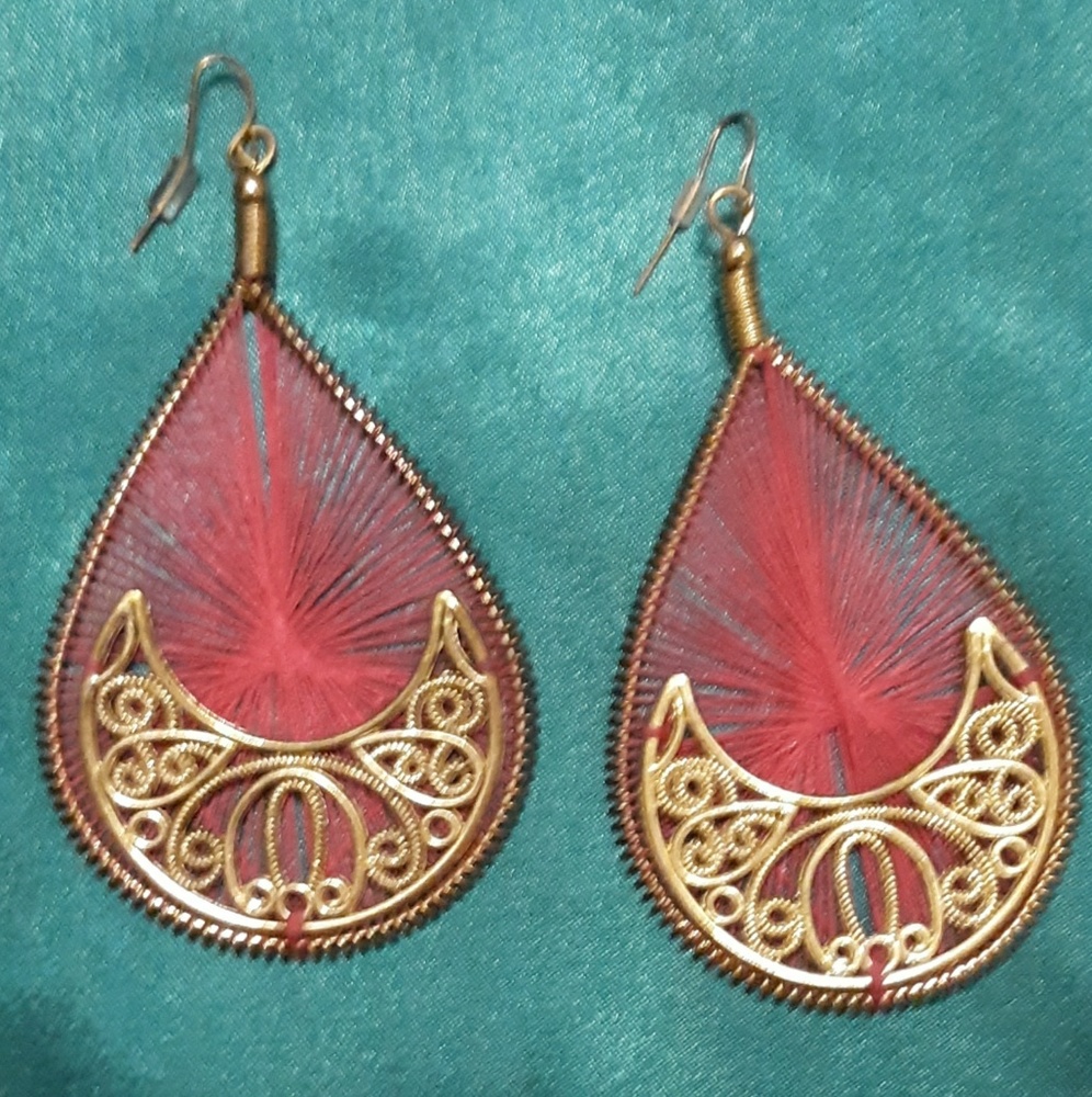 Dangling Pink Thread-woven Teardrop Earrings